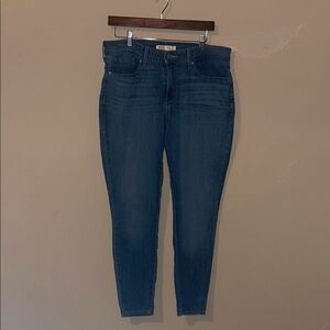 Size 12 Women's Levi Skinny Jeans